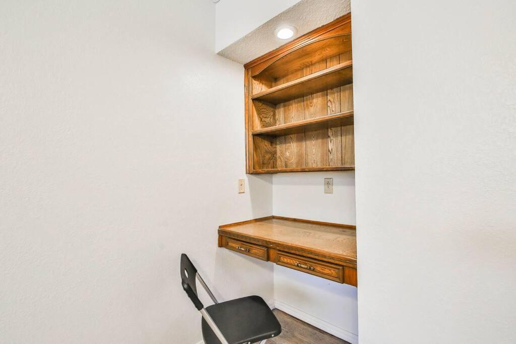 Hot Tub, Privacy, Sleeps 11 & Tons Of Space! Lubbock Exterior foto