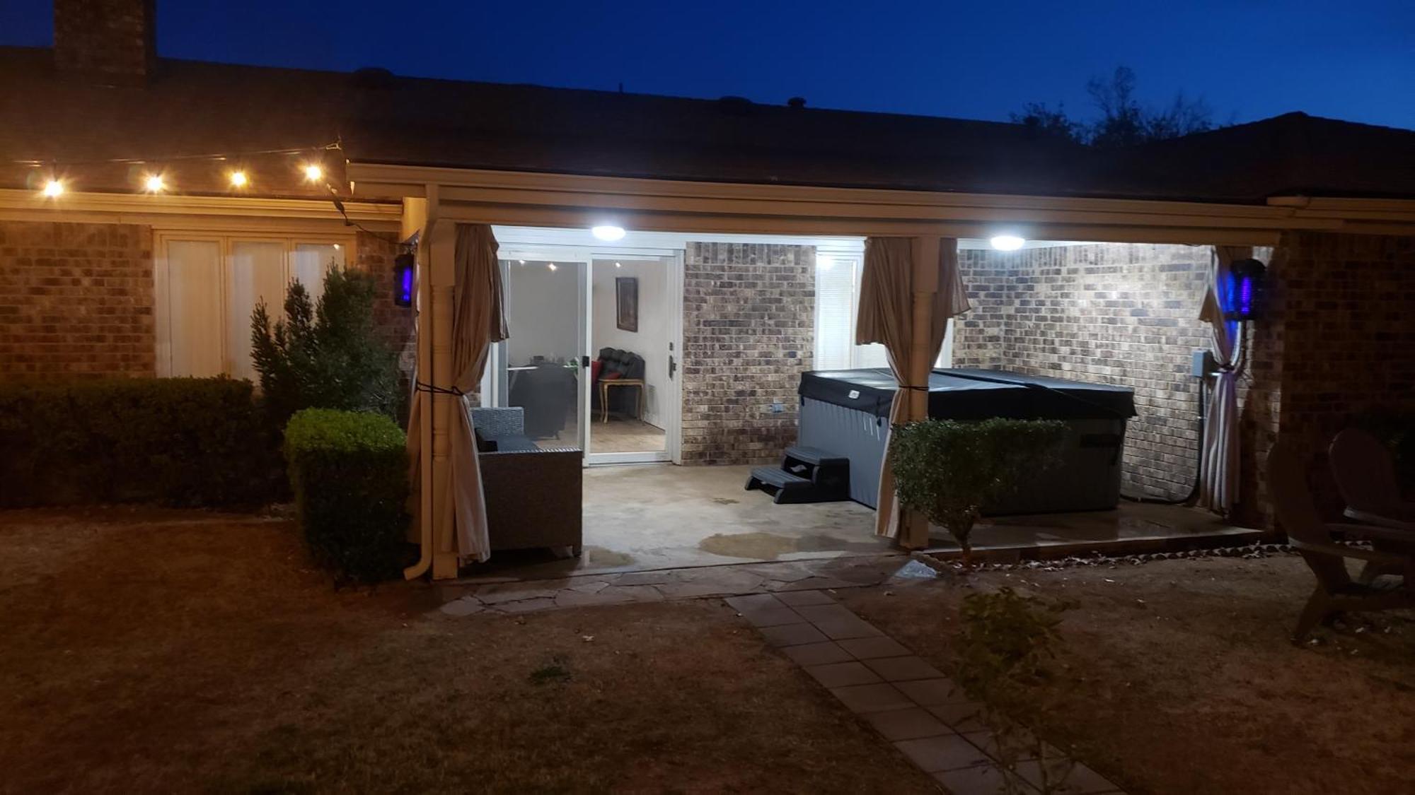 Hot Tub, Privacy, Sleeps 11 & Tons Of Space! Lubbock Exterior foto